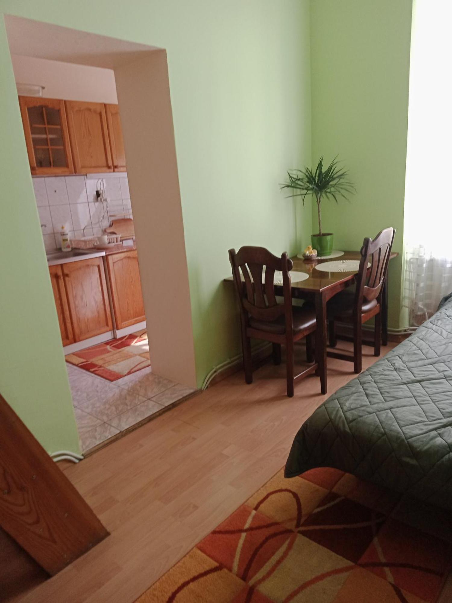 Apartament Kolo Dworcu Пшемишъл Екстериор снимка